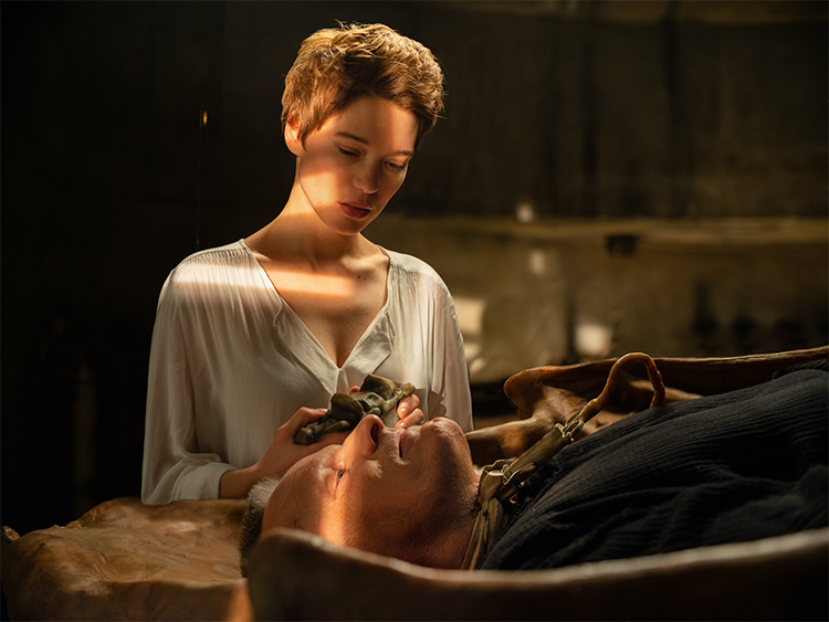 Still from the movie Crimes of the Future